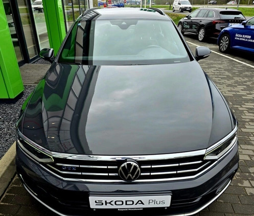 Volkswagen Passat cena 119900 przebieg: 65308, rok produkcji 2021 z Szczecinek małe 704